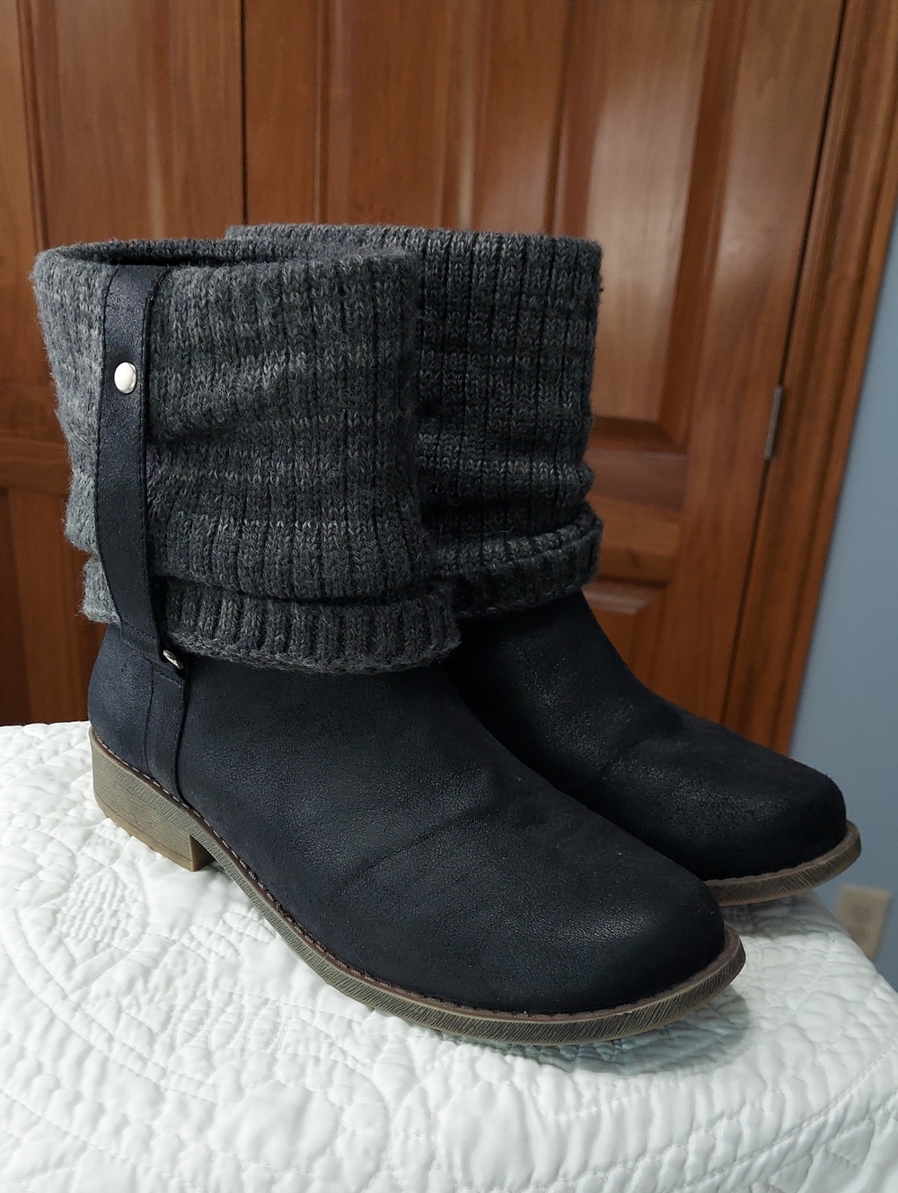 Lower East Side Women's Black Knit-Cuff Heel Ankle Boots, Size 12, Like New